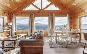 High Expectations - Mountain View, Game Room, Hot Tub